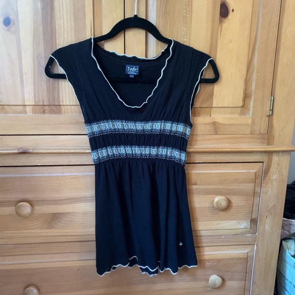 Black Tunic - Picture 3 of 4